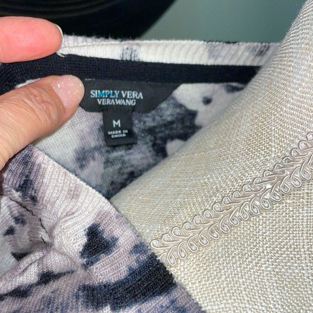 Vera Wang medium short sleeve sweater. Black and white, good used condition. - Picture 6 of 7